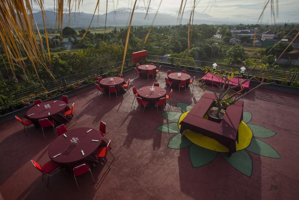 Pratama Hotel & Convention 마타람 외부 사진