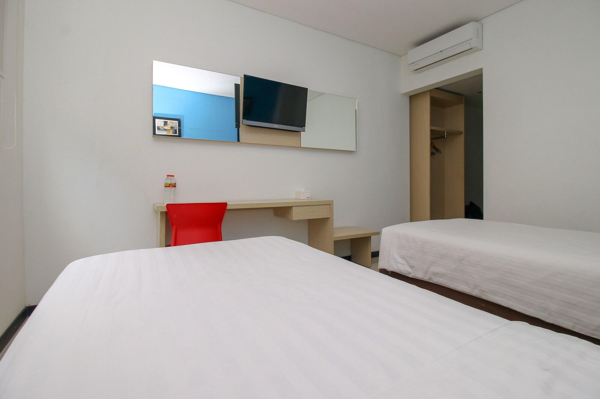 Pratama Hotel & Convention 마타람 외부 사진