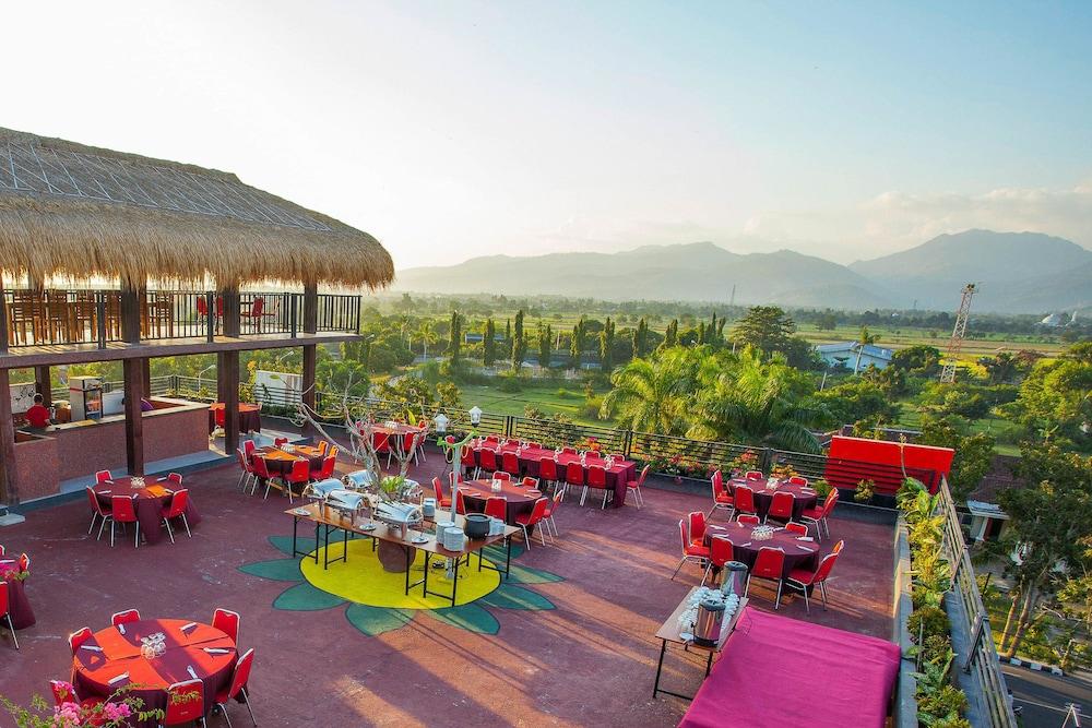 Pratama Hotel & Convention 마타람 외부 사진