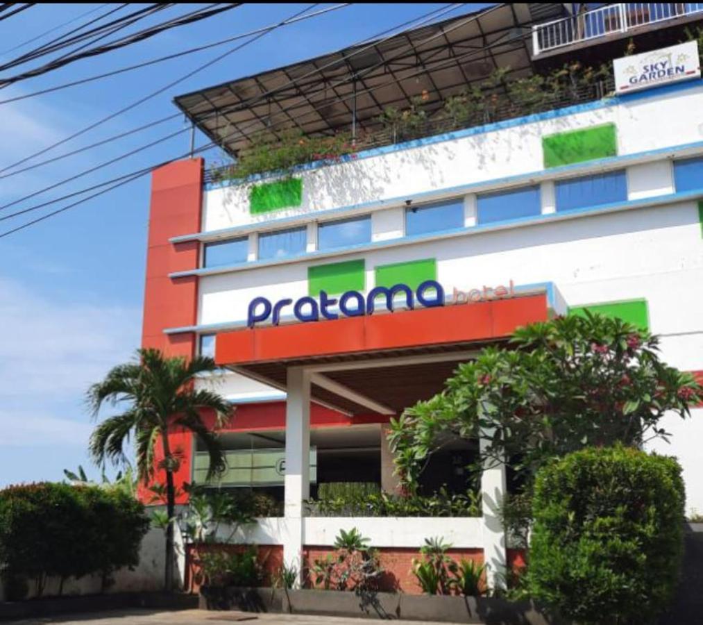 Pratama Hotel & Convention 마타람 외부 사진