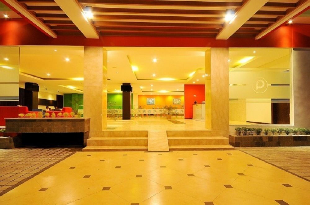 Pratama Hotel & Convention 마타람 외부 사진