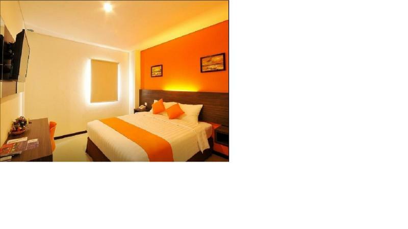 Pratama Hotel & Convention 마타람 외부 사진