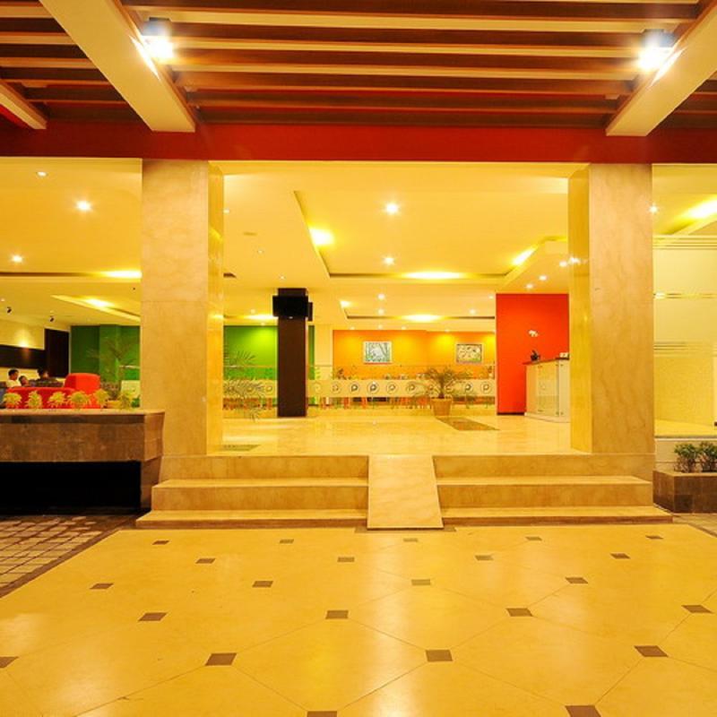 Pratama Hotel & Convention 마타람 외부 사진