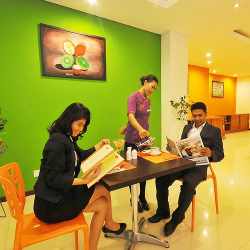 Pratama Hotel & Convention 마타람 외부 사진
